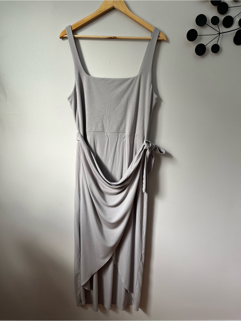Women’s Aritzia Wilfred Saturn Midi Dress Light Gray Draped Wrap Summer Dress